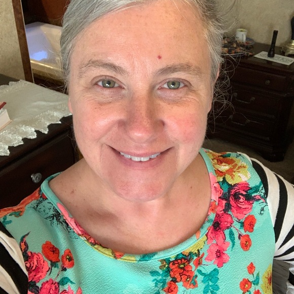 Meet your Posher, Diona - Picture 2 of 3